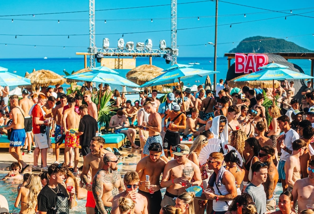 Platinum Drama Pool Party Package